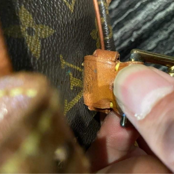 ❌️❌️SOLD❌️❌️ Louis Vuitton Sologne - Picture 16 of 16